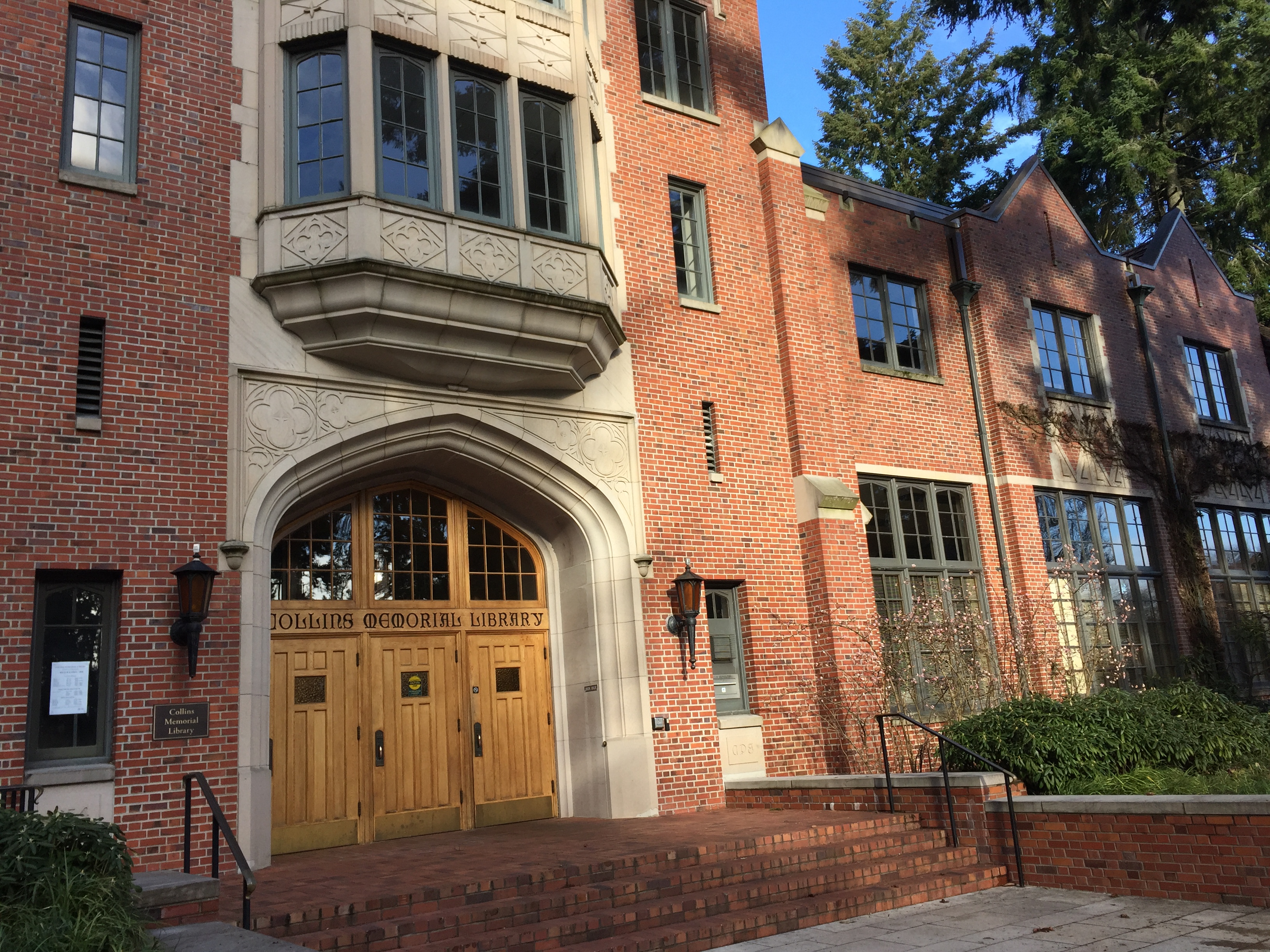 Collins Memorial Library