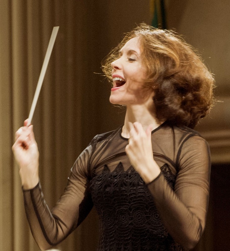 lrg_sarah-ioannides-conductor-tso-mar-15.jpg