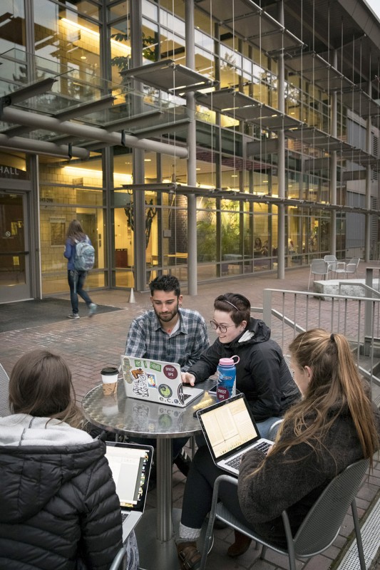 lrg_students-in-courtyard-sml.jpg