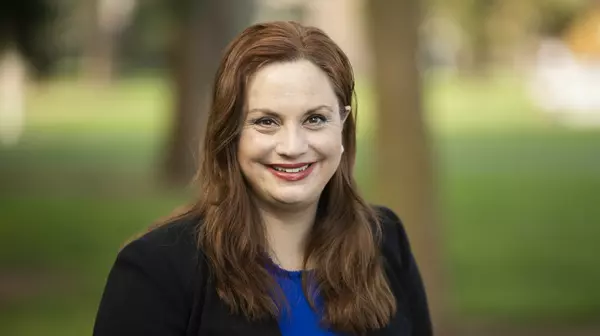 Prof. Sara Freeman â95