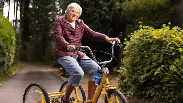 Carol Petrich Kalapus '51