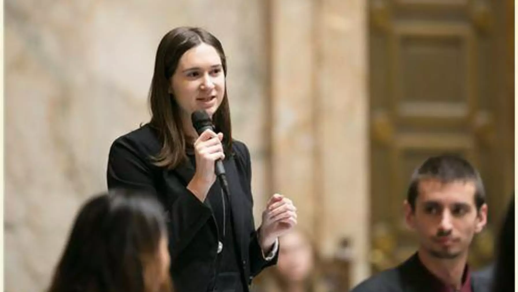 Maddie Grossan '16 interning in Dijon, France