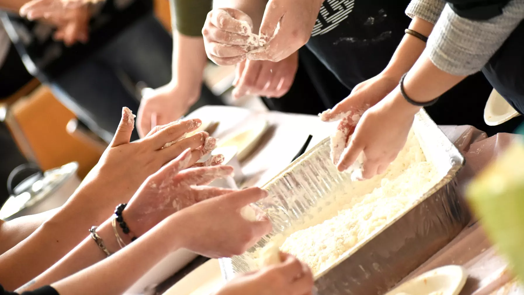 Students making mochi