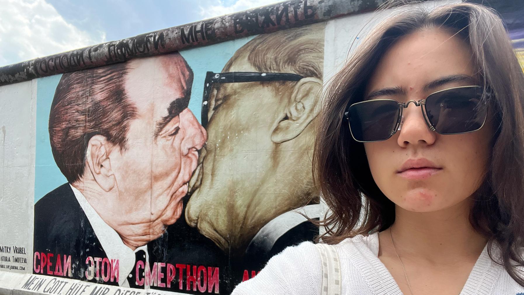 Alexa Chinen at the Berlin Wall