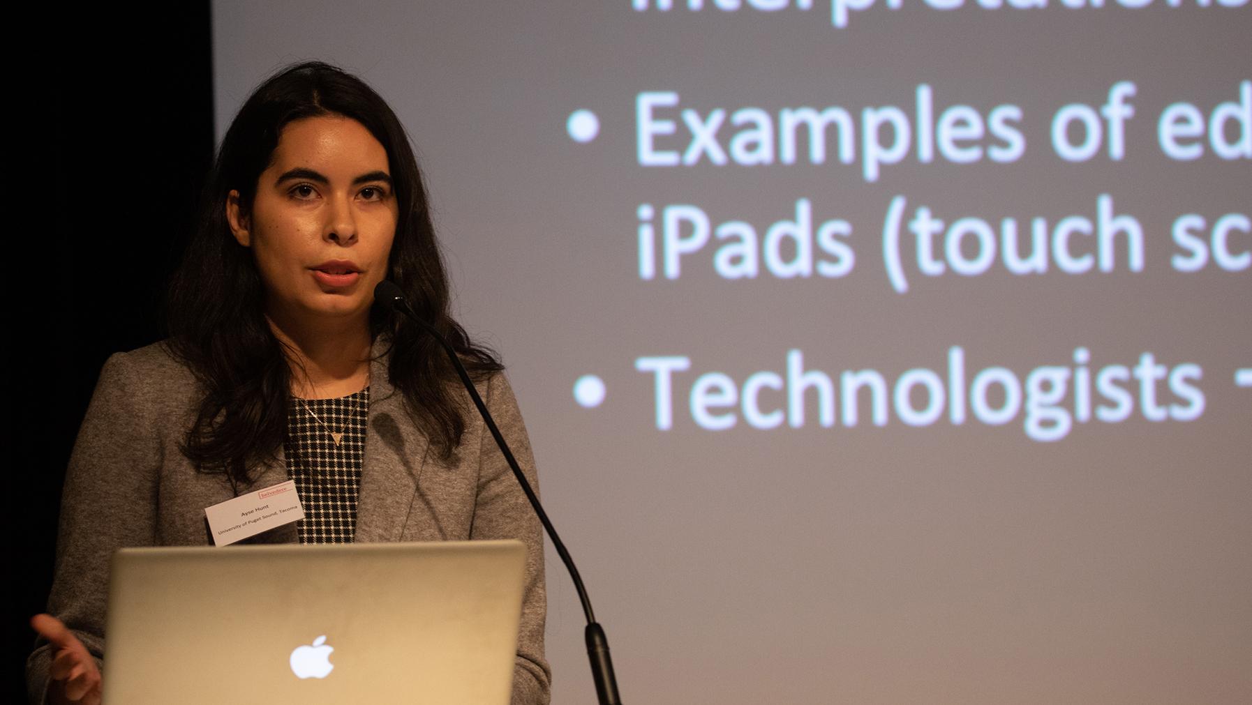 Ayse Hunt '19 gives a conference presentation in Vienna in 2019